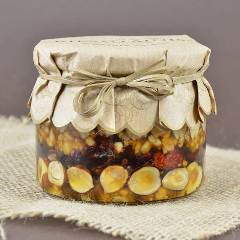 Riešutainis su džiovintomis spanguolėmis, 180 g.